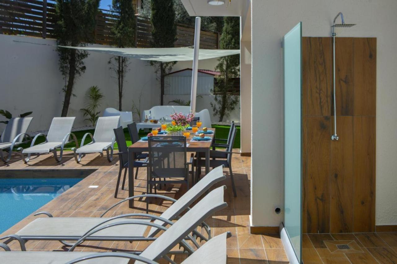 Tsokkos Family Villa - Pool Garden Walk To Beach Protaras Exterior photo