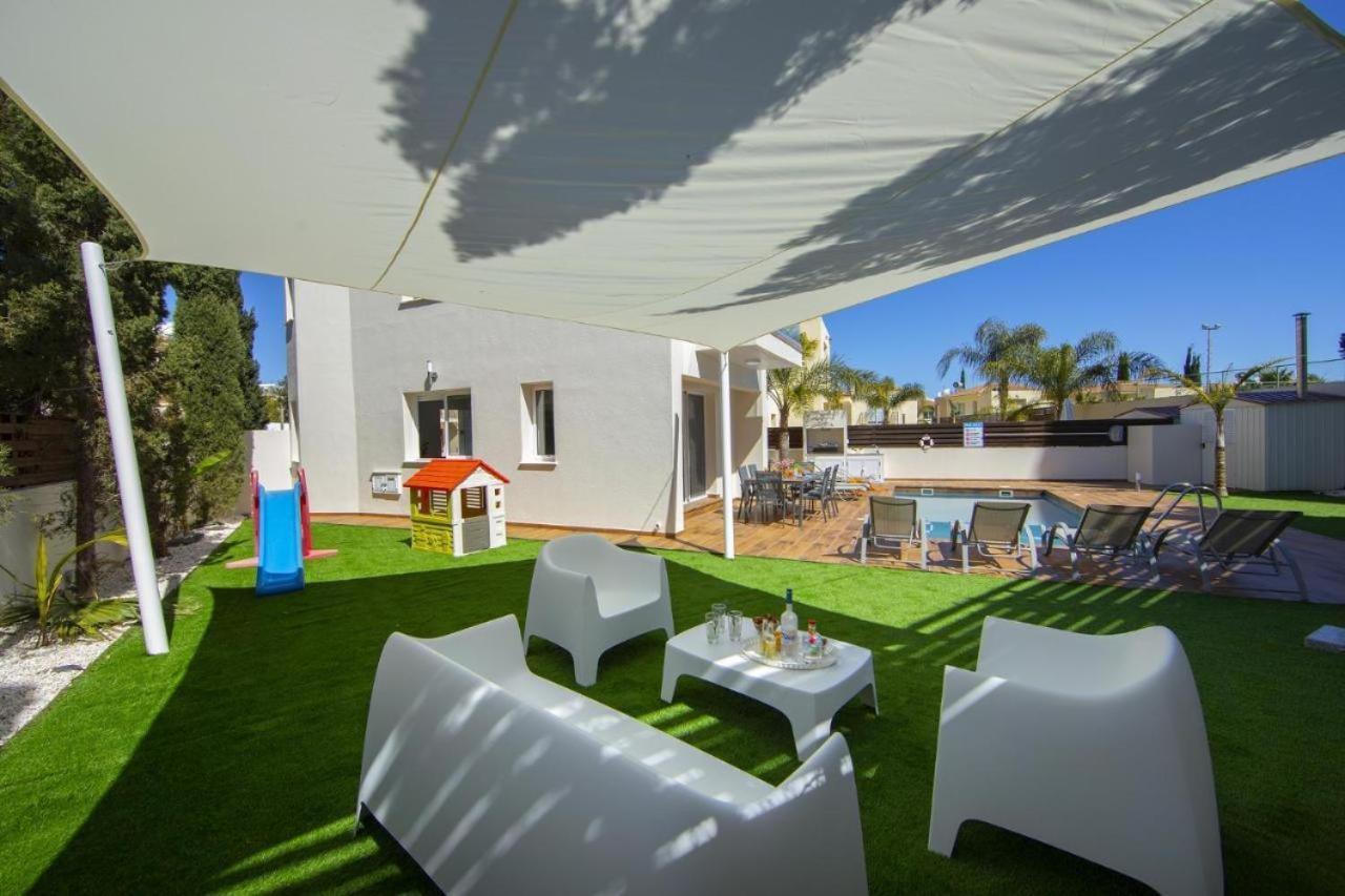 Tsokkos Family Villa - Pool Garden Walk To Beach Protaras Exterior photo