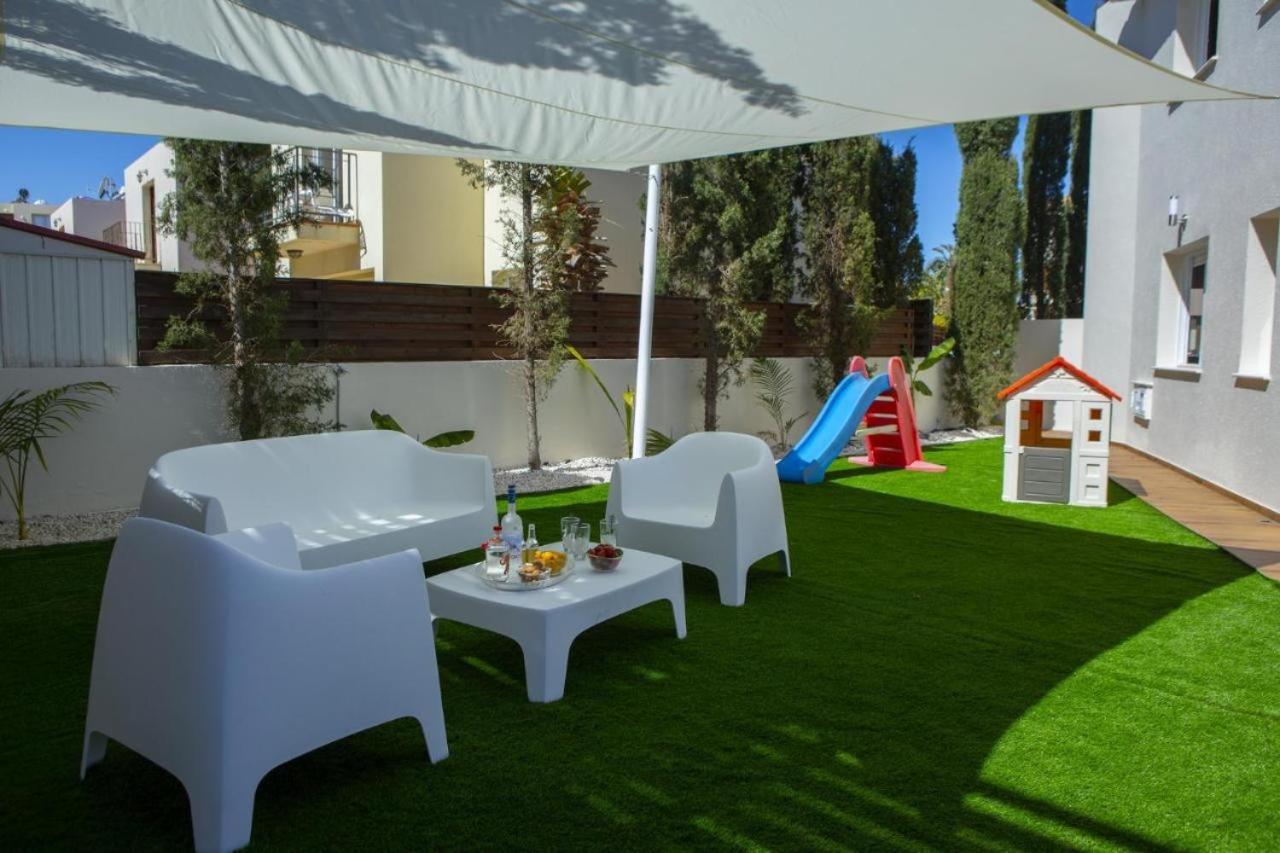 Tsokkos Family Villa - Pool Garden Walk To Beach Protaras Exterior photo