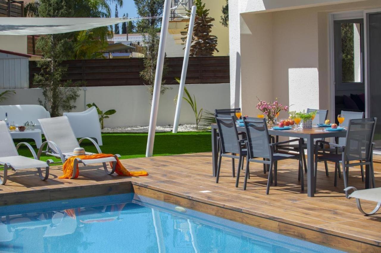 Tsokkos Family Villa - Pool Garden Walk To Beach Protaras Exterior photo