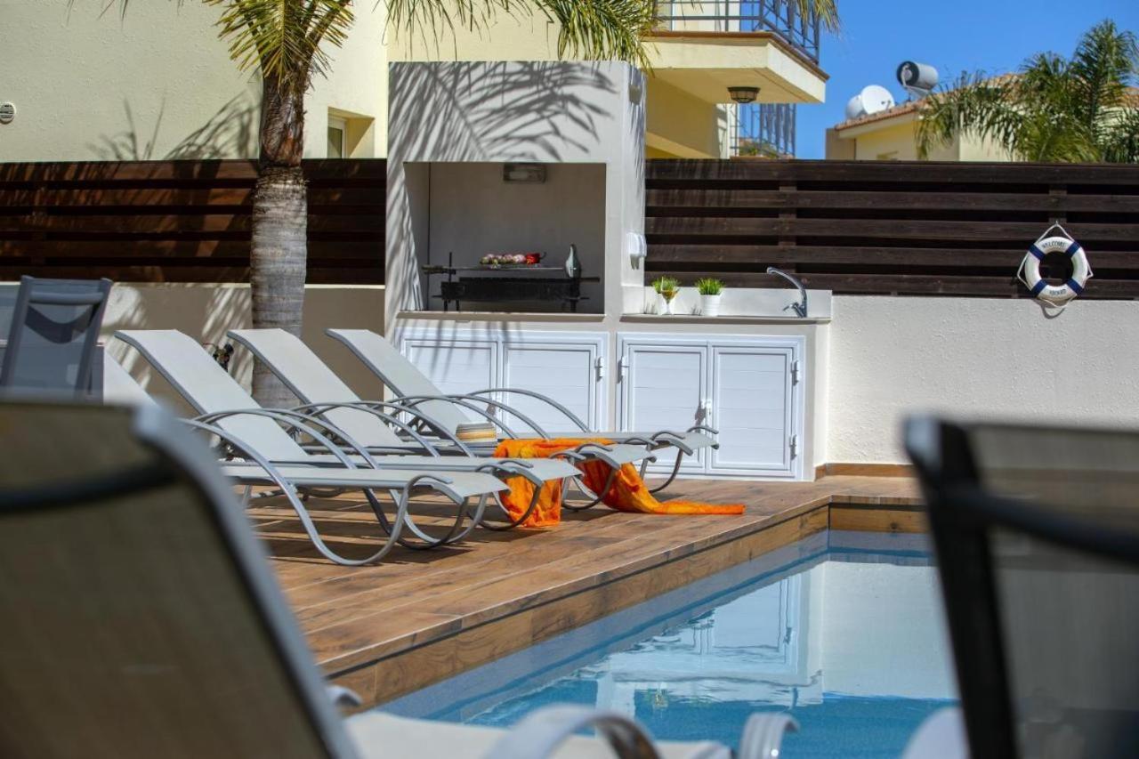 Tsokkos Family Villa - Pool Garden 2' Walk To Beach Protaras Exterior photo