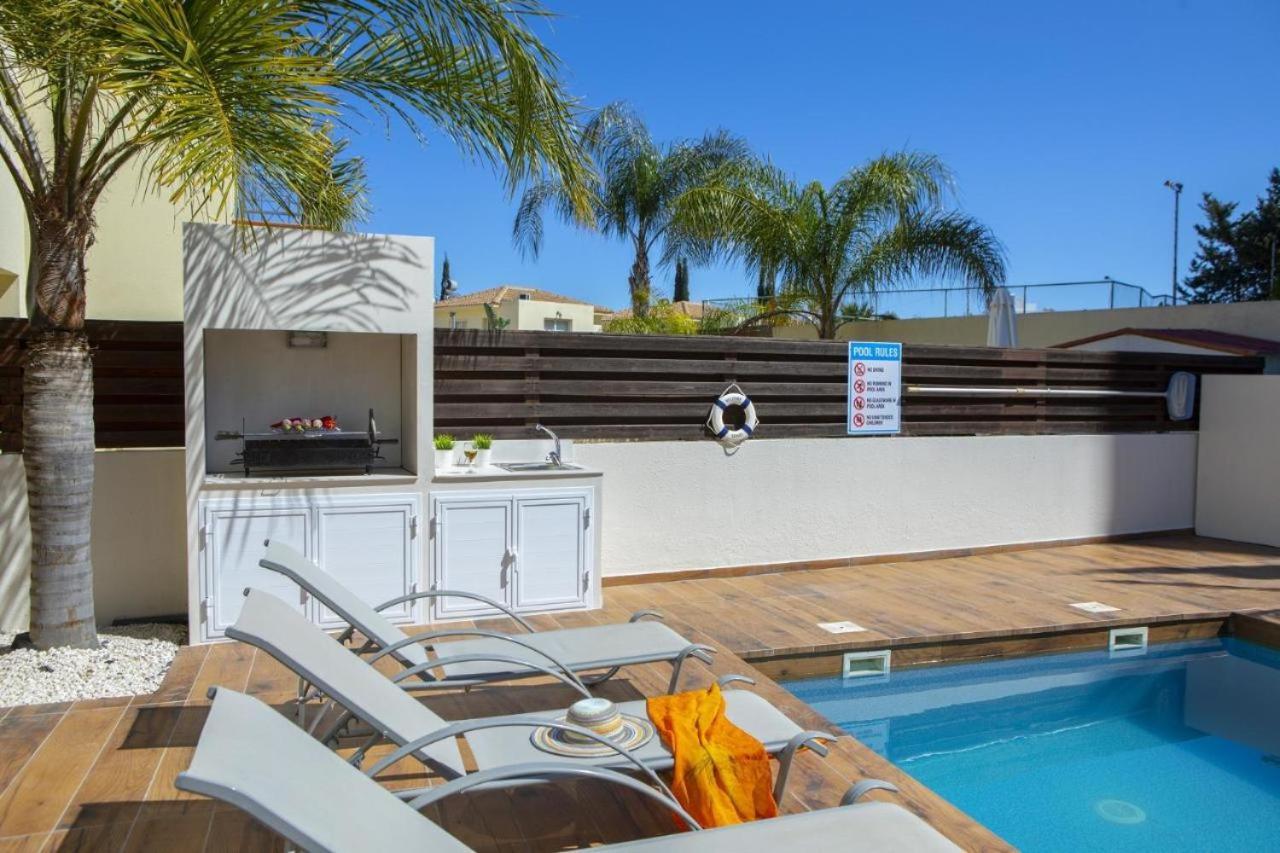 Tsokkos Family Villa - Pool Garden 2' Walk To Beach Protaras Exterior photo